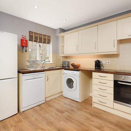 Hopton Cottage - Darwin Lake Holiday Village Матлок Екстериор снимка